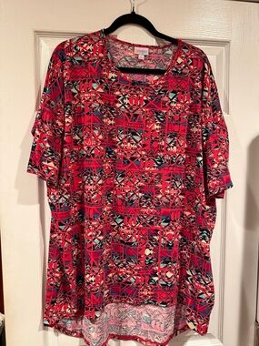 Lularoe Red Geometric Print Short Sleeve Top